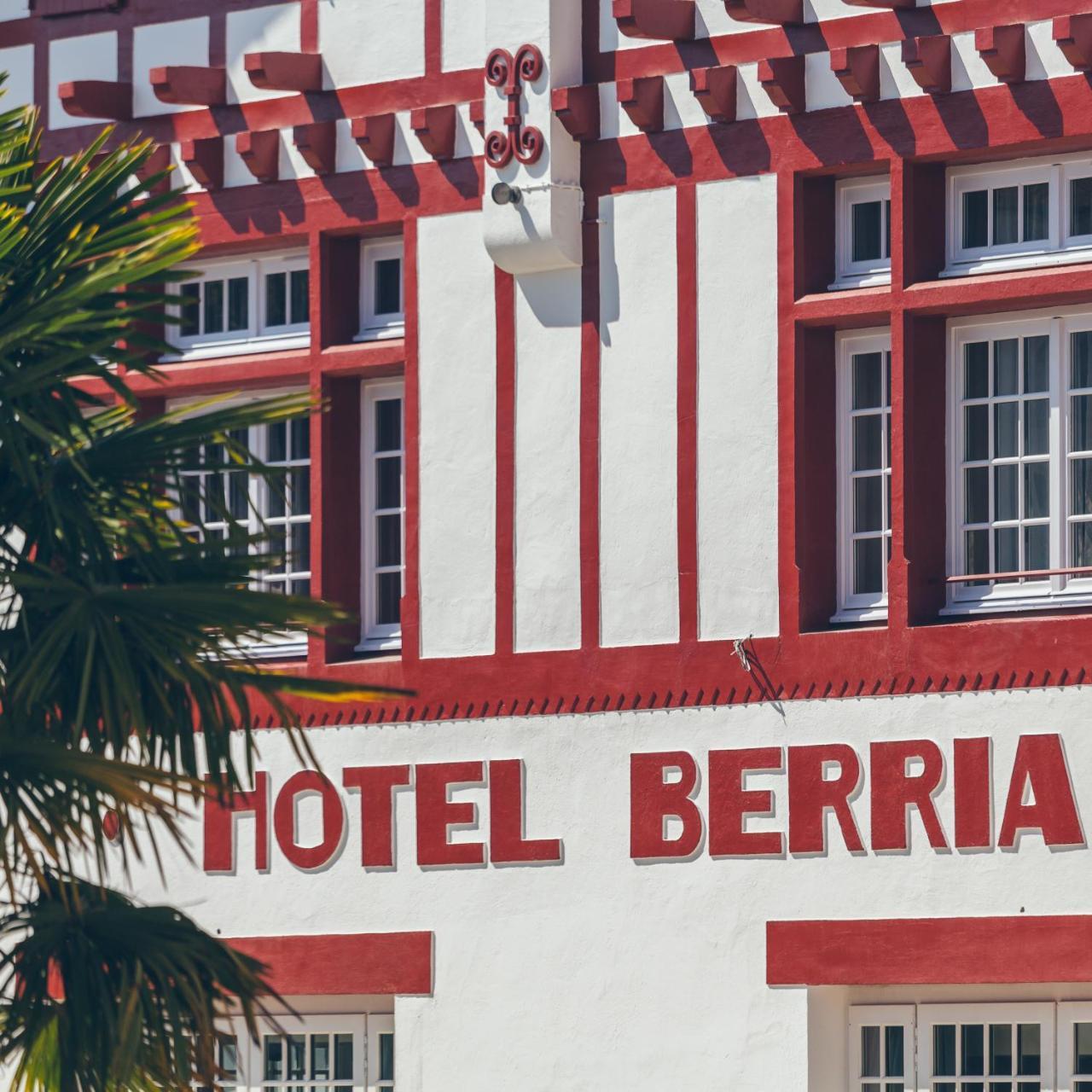 האספארן Hotel Berria מראה חיצוני תמונה